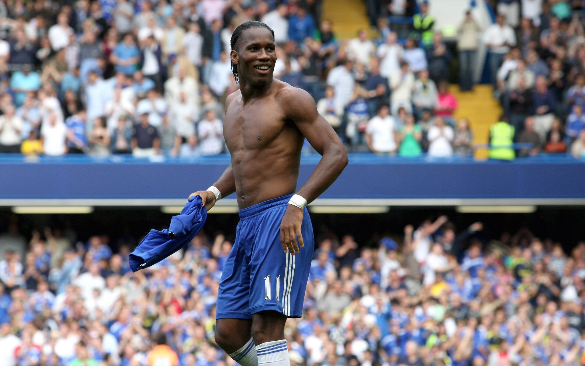 “胡利安·门德斯:全能球员的崛起,助力阿根廷美洲狮队未来走向巅峰”