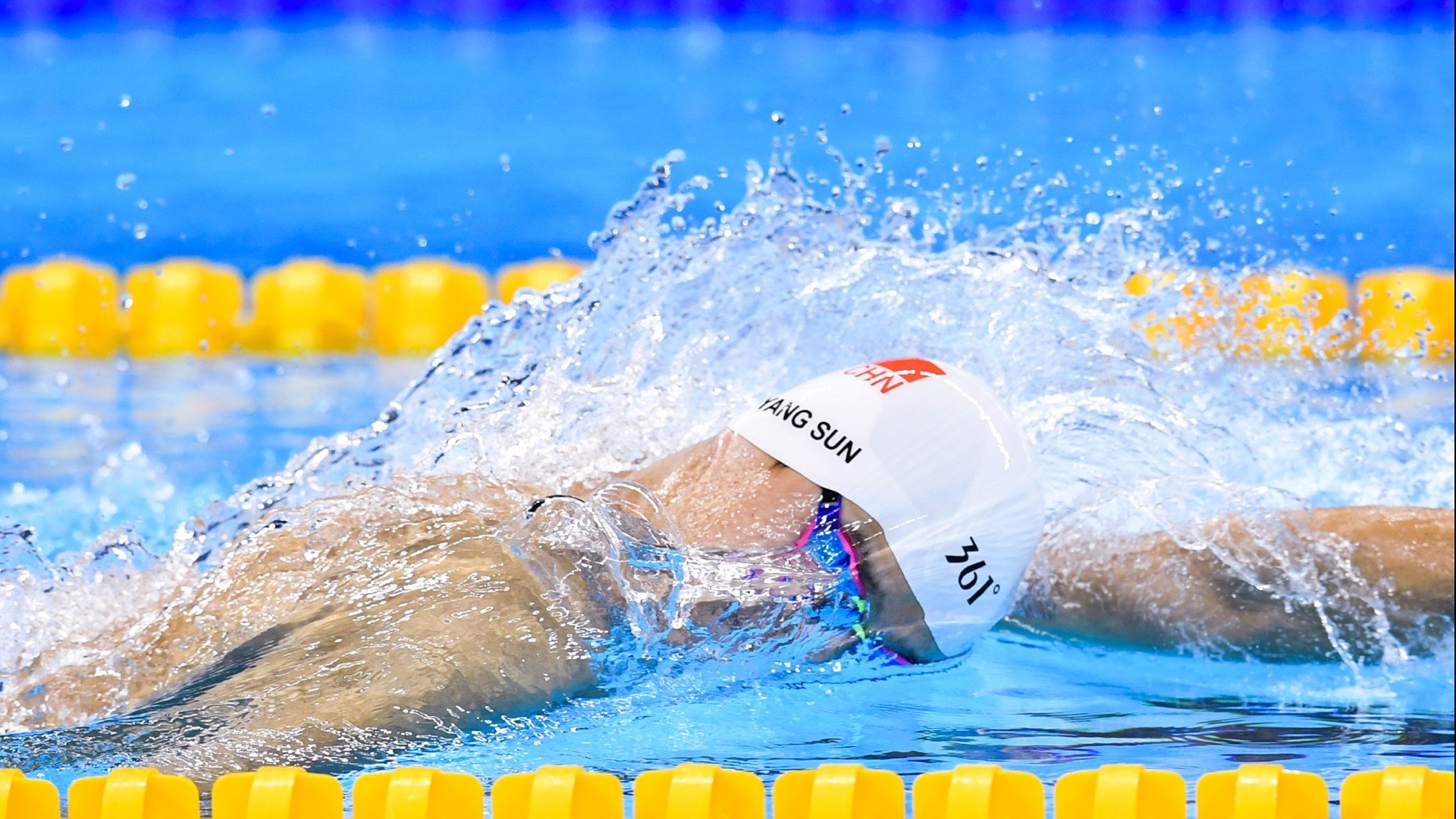 AYX官网-“胡利安·门德斯：阿根廷美洲狮队的强力后卫，未来发展潜力巨大”