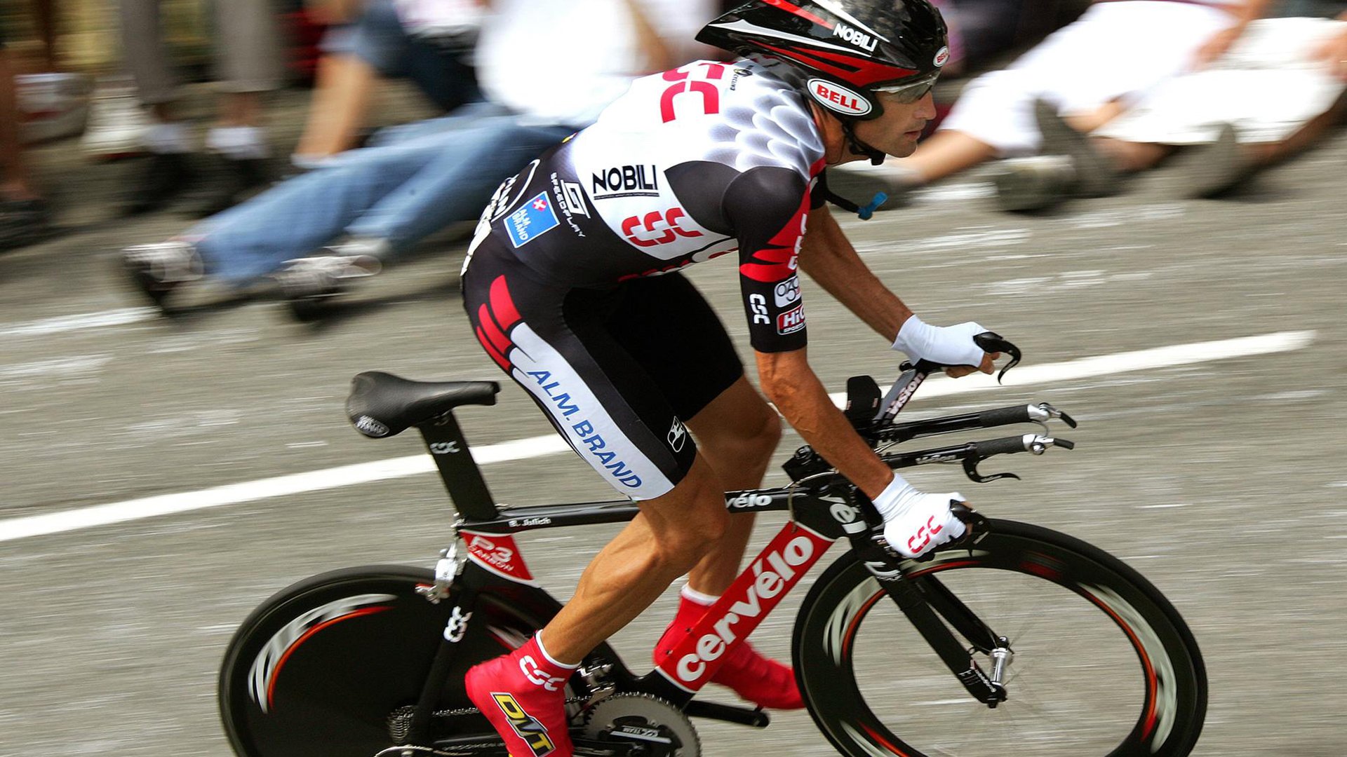 世界杯新周期:推动更多国家电视台提供“无解说纯现场声”频道